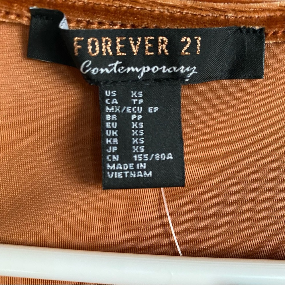 Beautiful forever 21 Contemporary velvet bodysuit - Picture 4 of 9